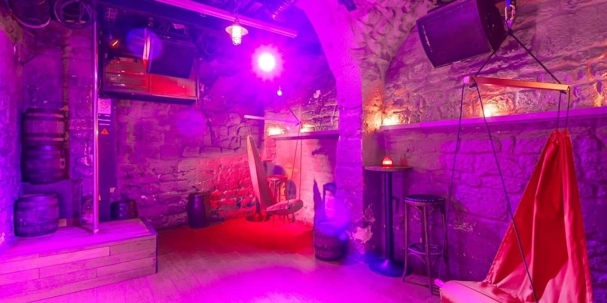 Privatiser la Grande Cave Voûtée