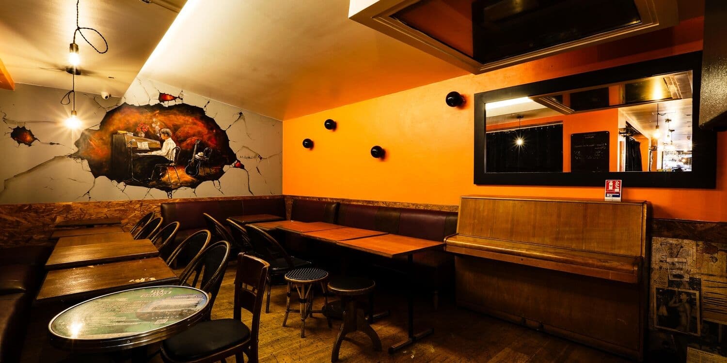 Au 404 BR Bar
