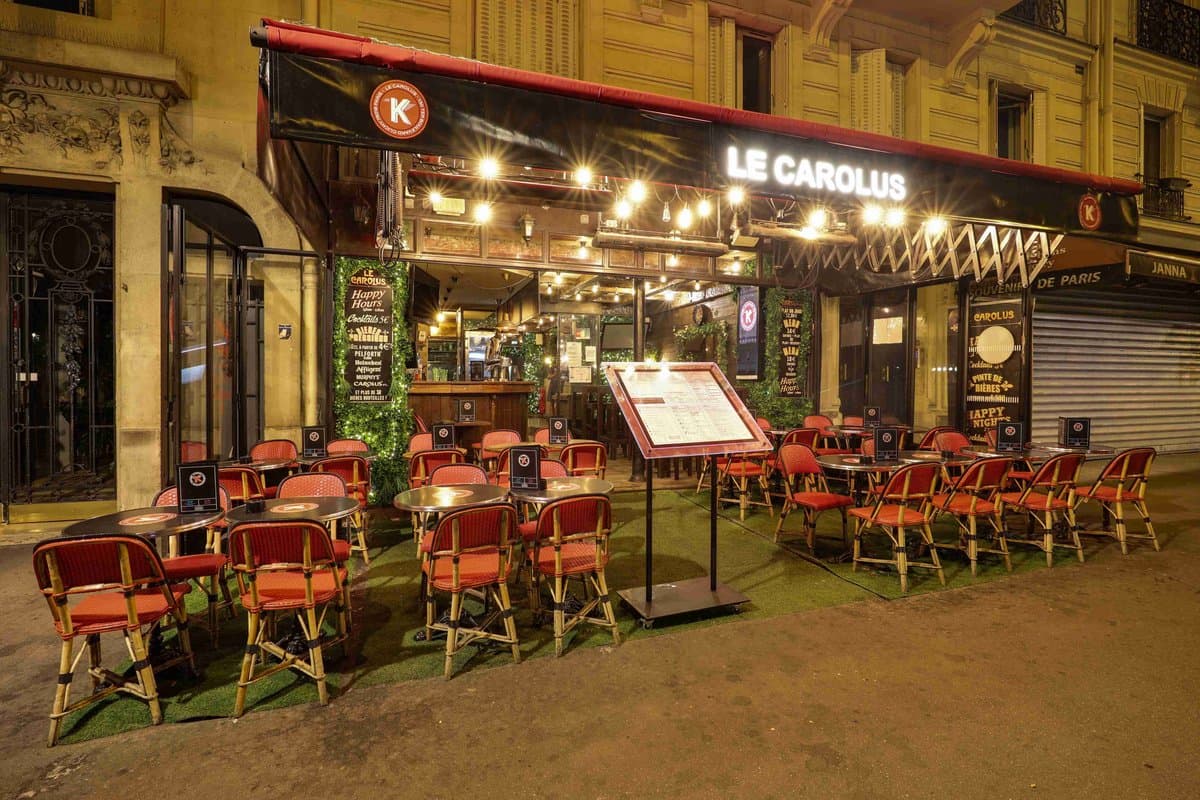 Réserver quelques tables