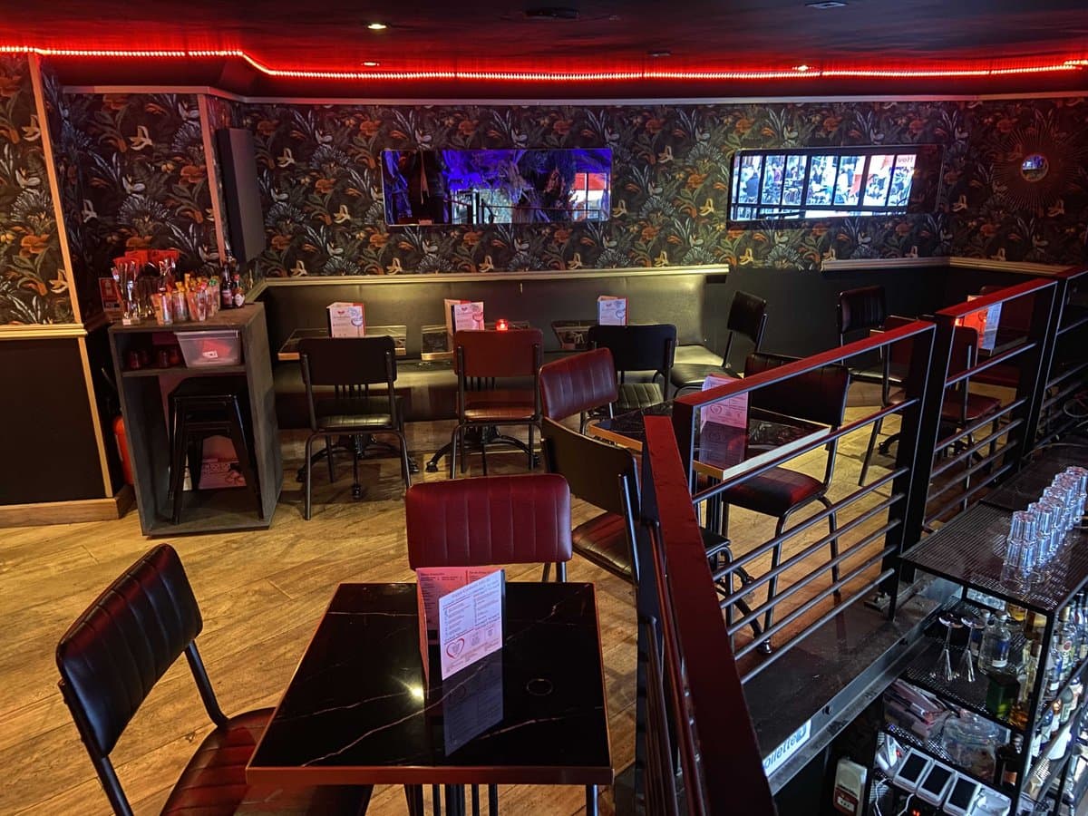 Privatiser le Choubichou (Le bar en entier)