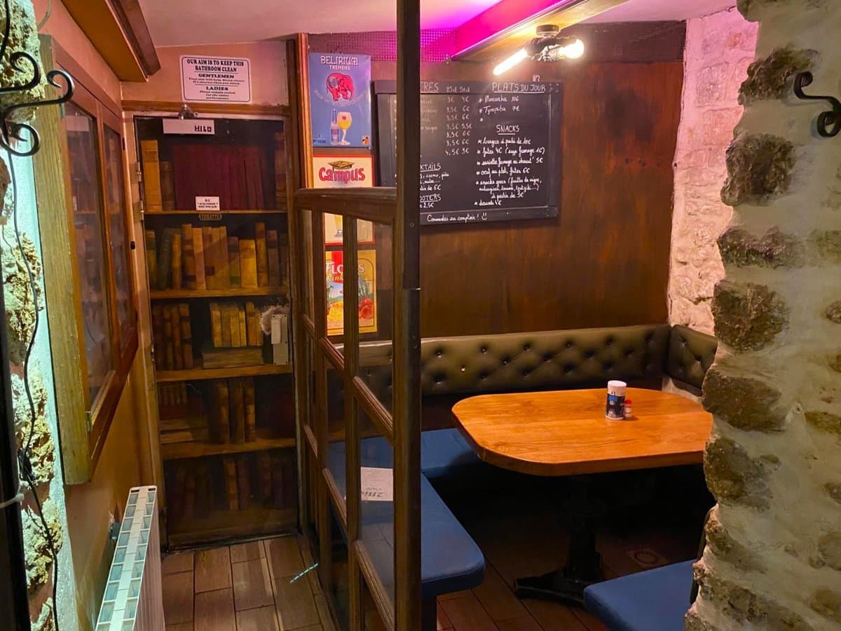 Le 2 Bis Café