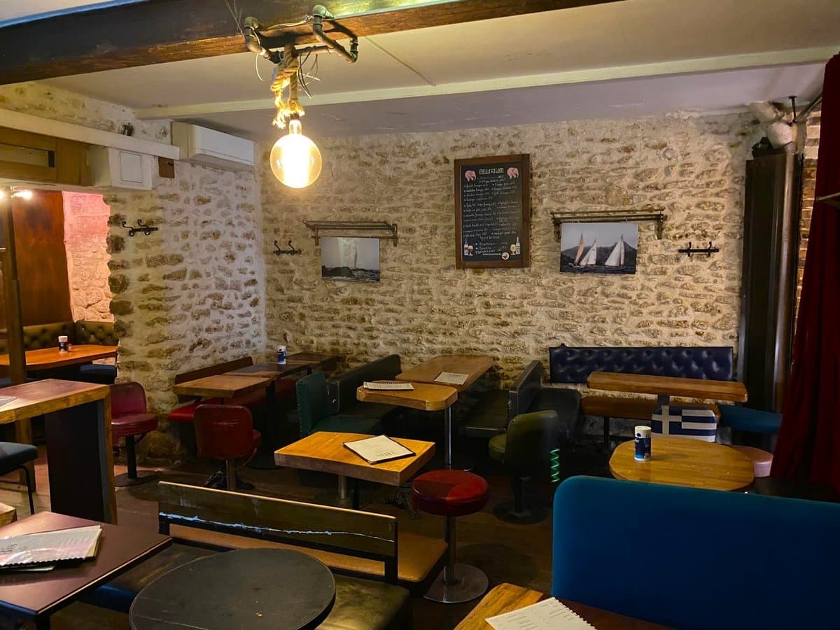 Le 2 Bis Café