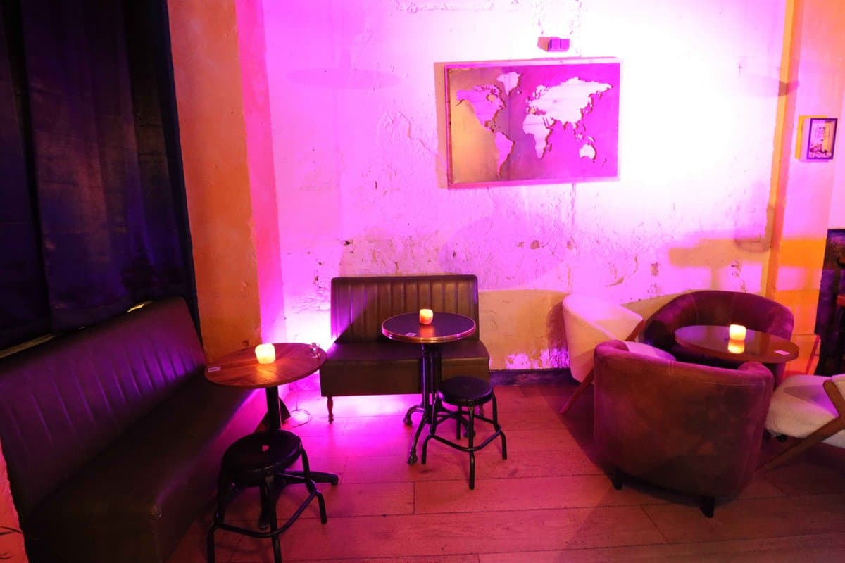 Laroye Bar