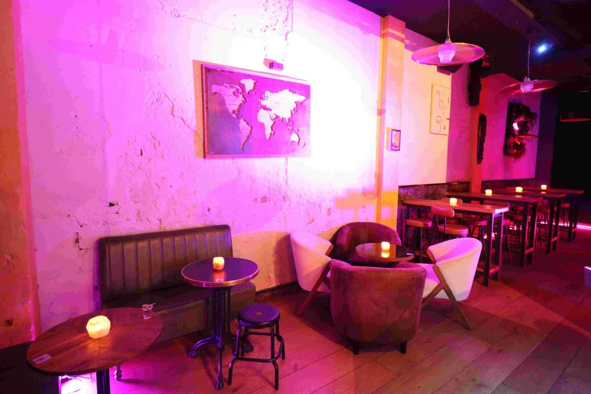 Laroye Bar
