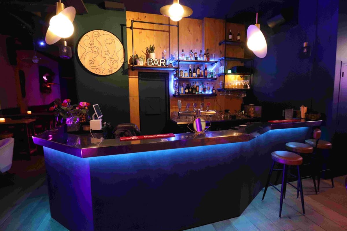 Laroye Bar