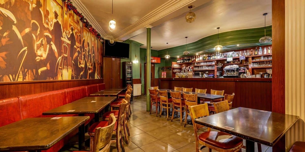 Le Métro Bar